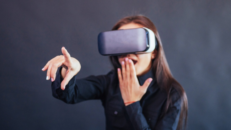 Afbeelding van cursus Virtual Reality en Post-COVID klachten: een hype of de nieuwe realiteit?